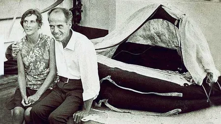 A sperm whale rammed and sank a British couple's yacht in the Pacific. Maurice and Maralyn Bailey es