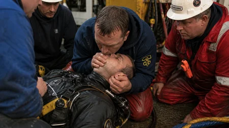 Chris Lemons was a saturation diver left alone on the North Sea floor in 2012 when his umbilical - s