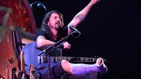 Dave Grohl Broke His Leg on Stage and Finished the Show